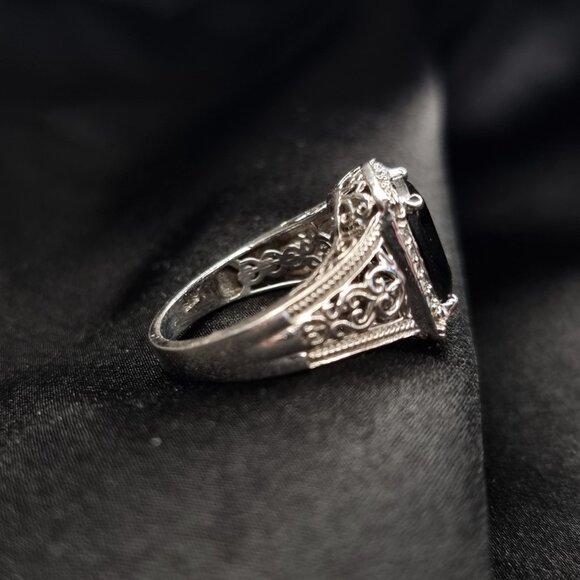 Vintage Black Onyx Sterling Silver Ring With Ornate Filigree Design - Picture 7 of 8